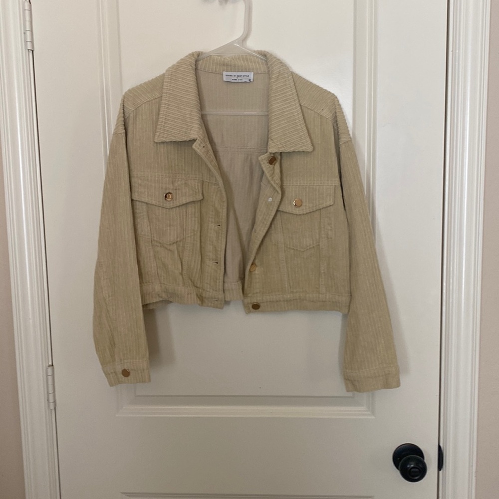 Cream Corduroy Cropped Jacket!